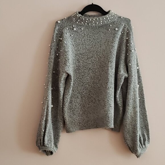 Gray Knitted Sweater - Picture 2 of 4